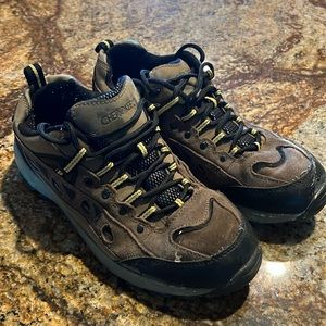 Cherokee hiking shoes Size 12